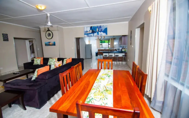 Dzimbahwe Guest Lodge