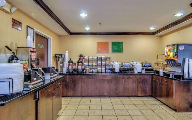 Comfort Inn & Suites Hillsville I-77