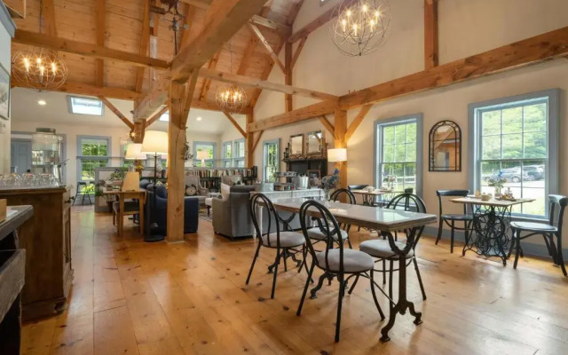 Inn at Silver Maple Farm