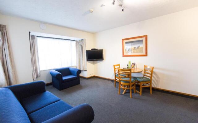 Airport Gateway Motor Lodge