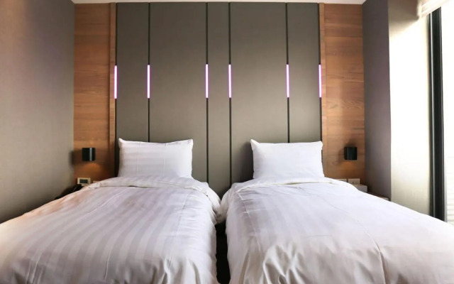 Kiwi Share Hotel - Zhongli Station Branch - Hostel
