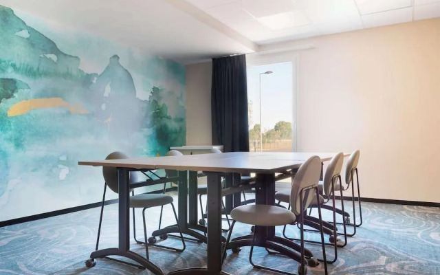 Ibis Styles Miramas - Provence