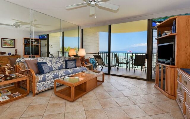 Kahana Reef 303 by RedAwning