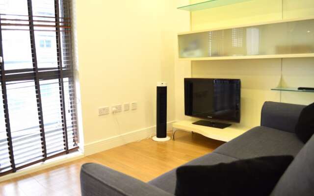 1 Bed Flat in Whitechapel with Roof Terrace