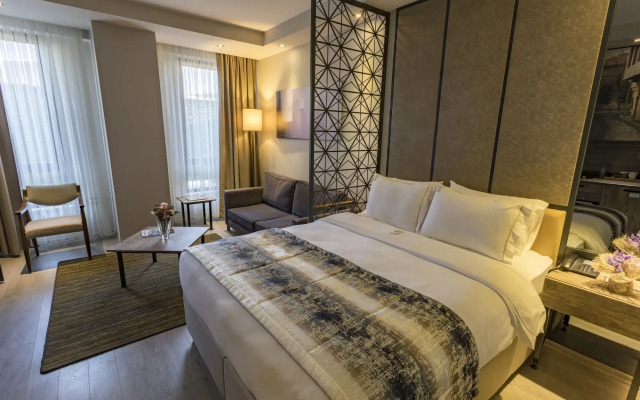 Shimall Hotel