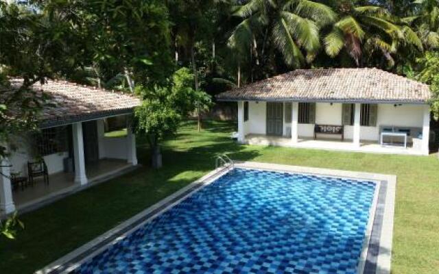 Thalpe Bungalows