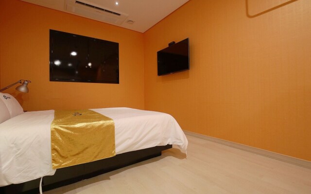 Asan Hotel Cube