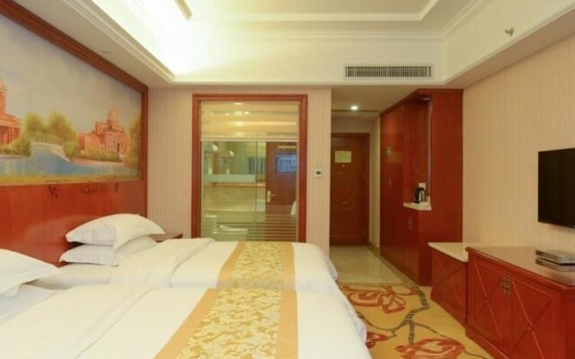 Vienna Hotel Guigang Central Square