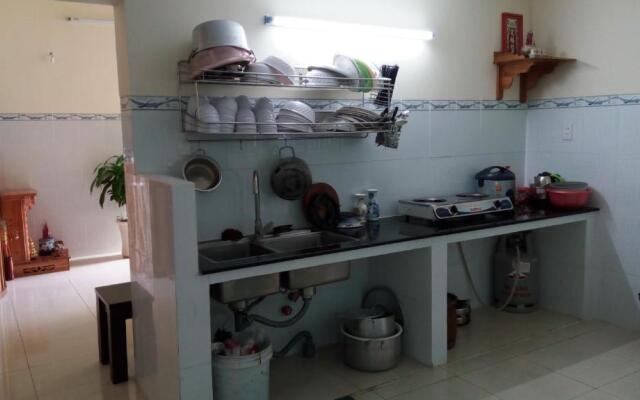 Khách Sạn Anh Tú 27B THÙY VAN