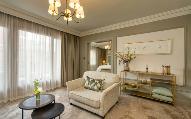 Brooks Hotel