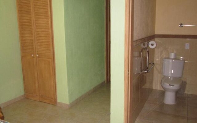 La Puerta Violeta Guest House & Spa