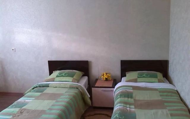 Guest House on Festivalnaya