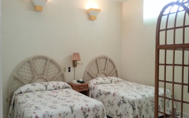 Summer Holiday Hotel