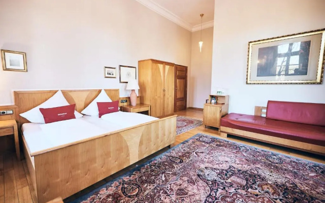Hotel & Restaurant Waldschloss