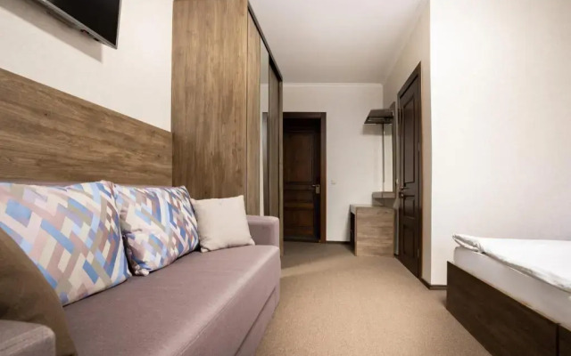 Private Rooms in Hotel Lift 1R