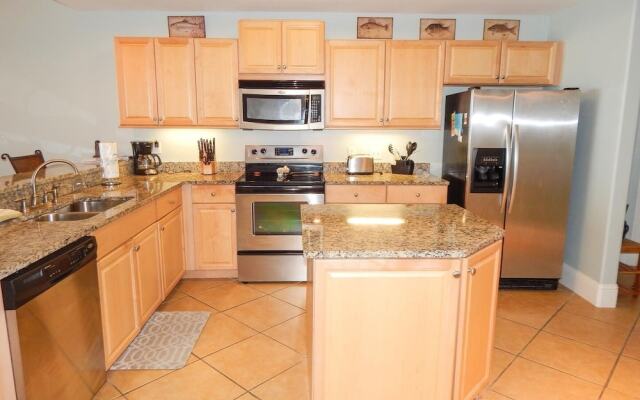 714 Holiday Isle 714 - Shangri La 3 Bedroom Condo