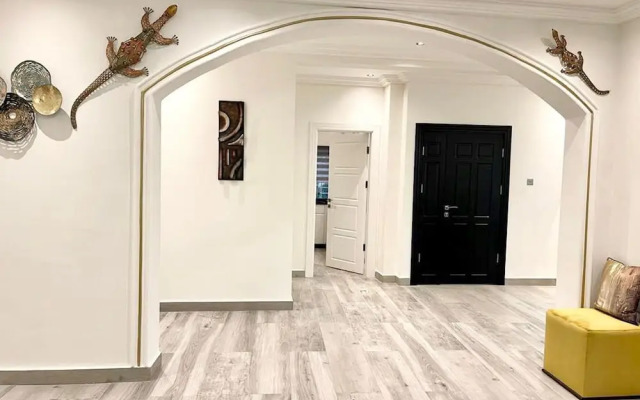 After 5 Apartment 3, 2 Spacious En-suite Bedrooms