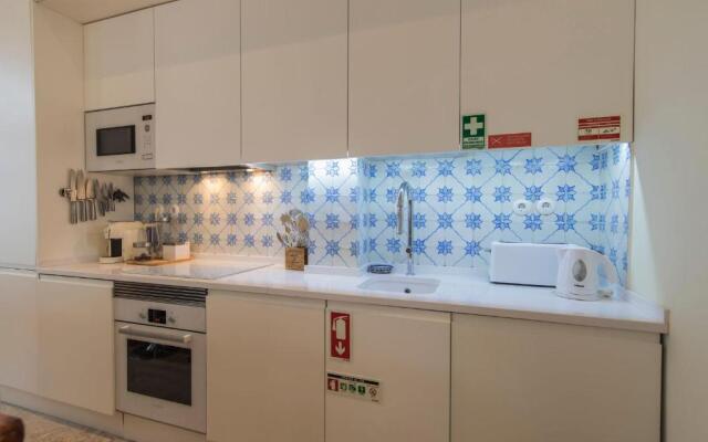 Lovelystay - Cozy Duplex Home in Alfama