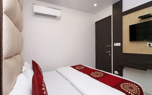 OYO 11593 Hotel Aman Guest House
