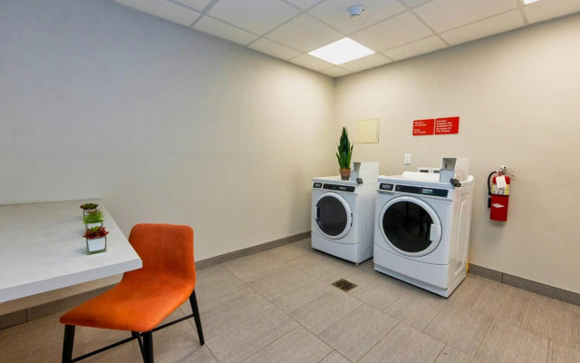 Avid Hotels Denver Airport Area by IHG