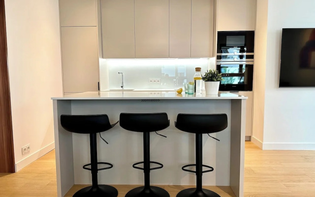 Ludwiki Apartment by Renters Prestige