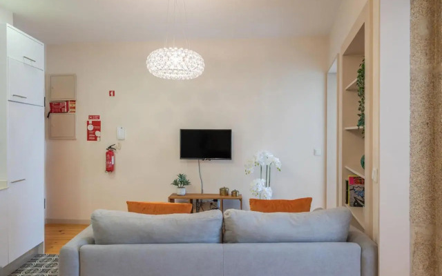 Tiles House, with A/C, Downtown Porto near Metro