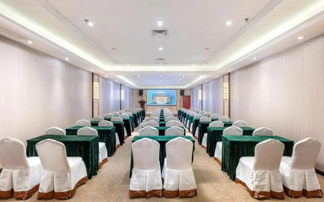 Vienna Hotel Dongguan Changping Avenue