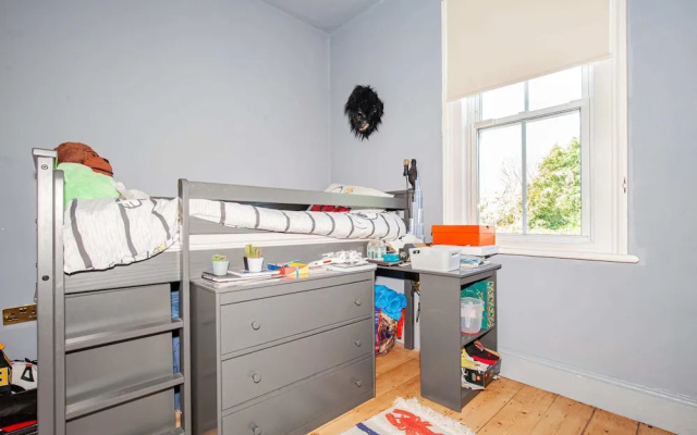 Charming 3BD Oasis 3 Min Walk From Beach Front!
