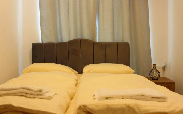 HR RoomS
