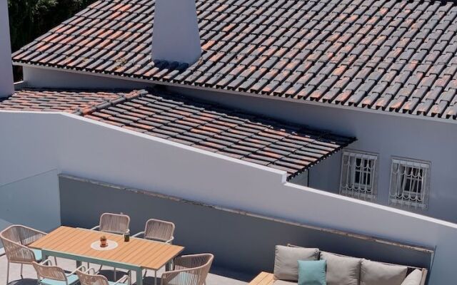 Luna House
