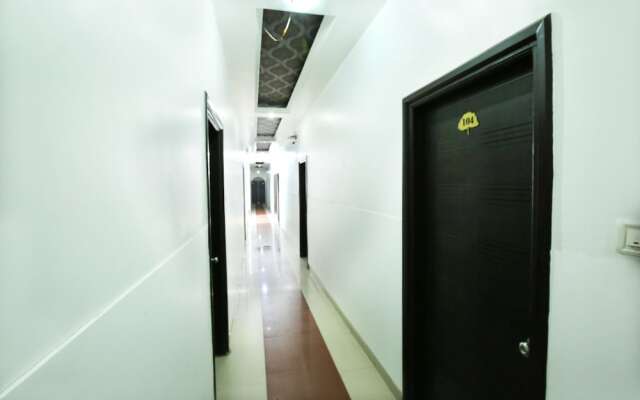 OYO 1673 Hotel MM Yellowuds