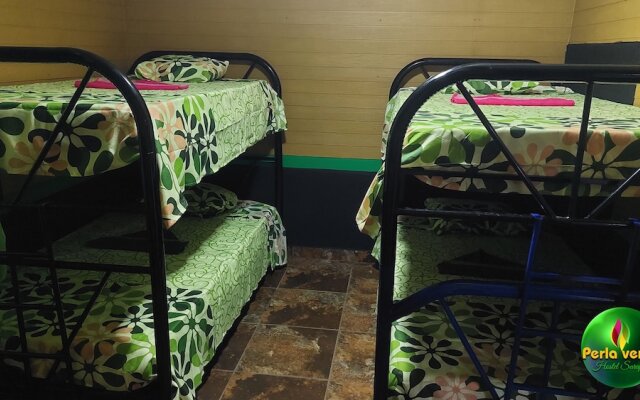 Perla verde hostel y tours en la zona