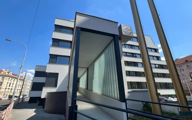 Post 120 Suites