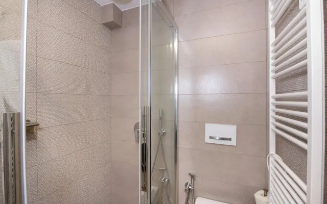 Flos Apartments