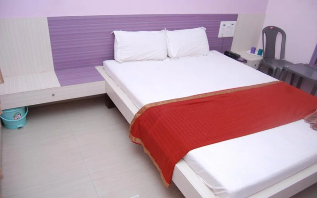 Hotel Rajadhiraj