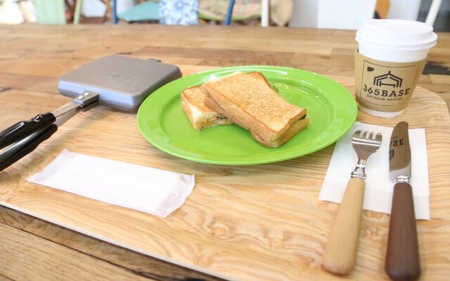 365BASE outdoor hostel