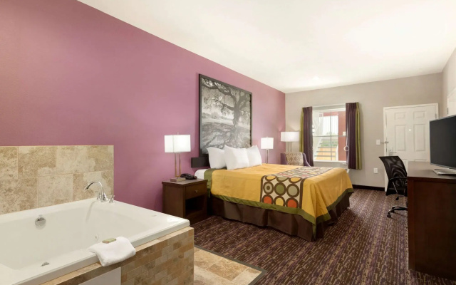 Super 8 by Wyndham Carrizo Springs