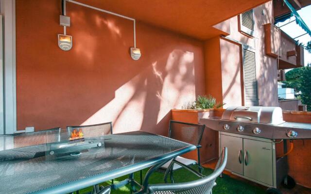 BEACH APARTMENT with BBQ, PS4, BIKES!