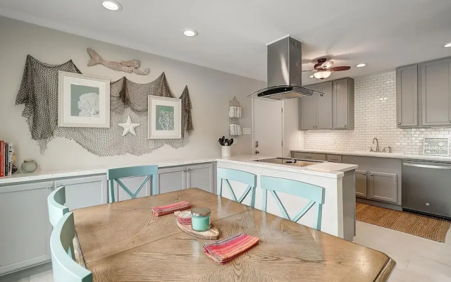 Flamingo Flats 3 Bedroom Home by Redawning
