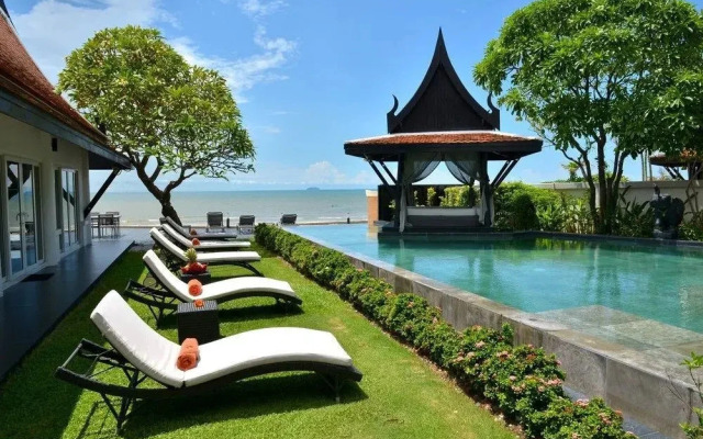 Luxury 5 Stars Beach Villa 6 Beds