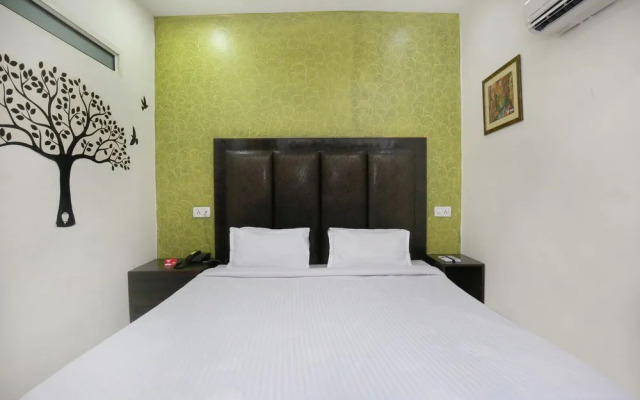 OYO 4727 Hotel Sangam Pacific