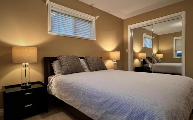 Lovely J Home -Stunning river view cozy two bedroom private suite - фото 5