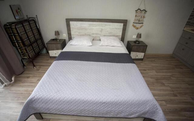 Apartment on Sherif Khimshiashvili Street 15b