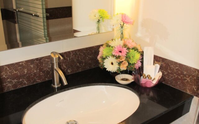 Thatphanom River View Hotel
