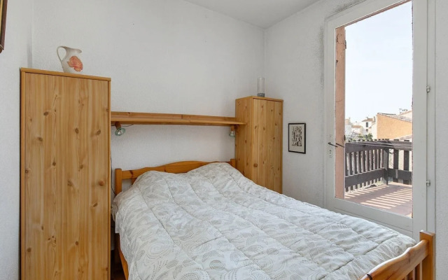 Seaside Family Apartment in Agde