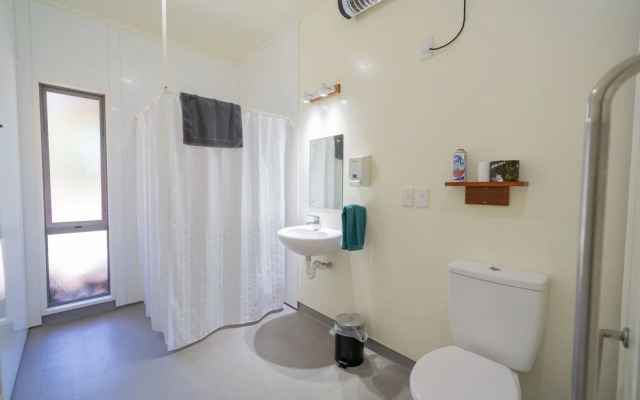 Bob & Maxines Backpackers