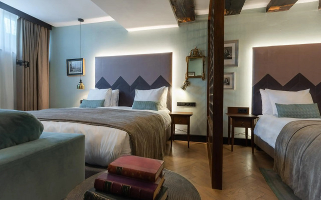 The Hendrick's Hotel