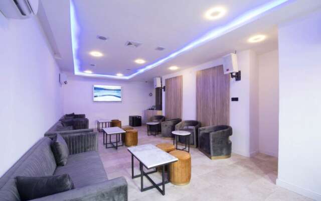 The Corniche Hotel