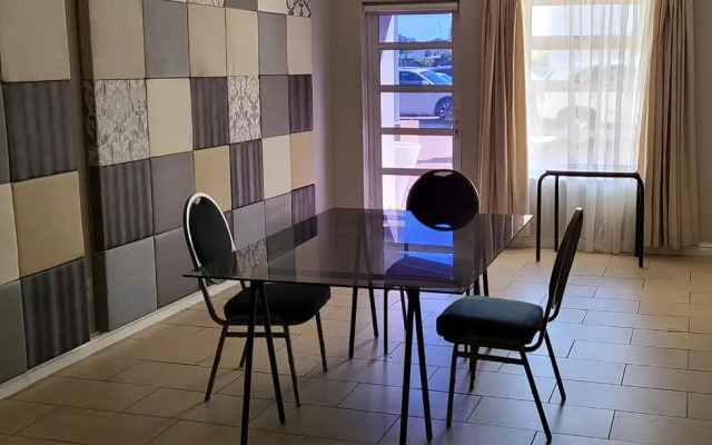 Shalimar Gardens Hotel