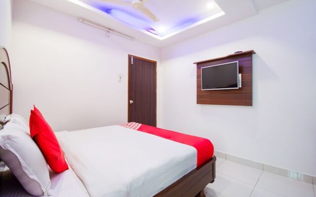 OYO 15936 Hotel Gnr Residency